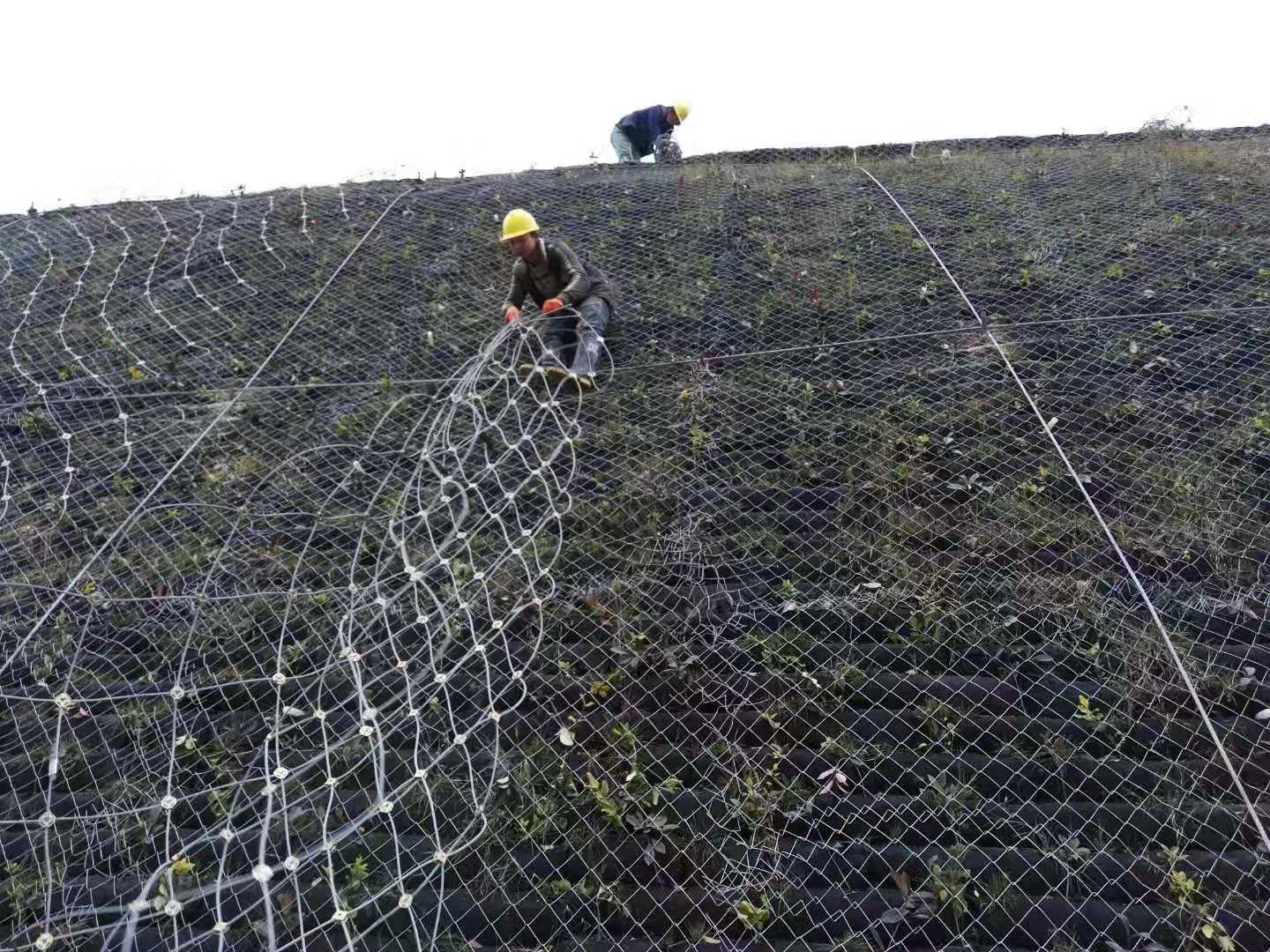 边坡防护网施工
